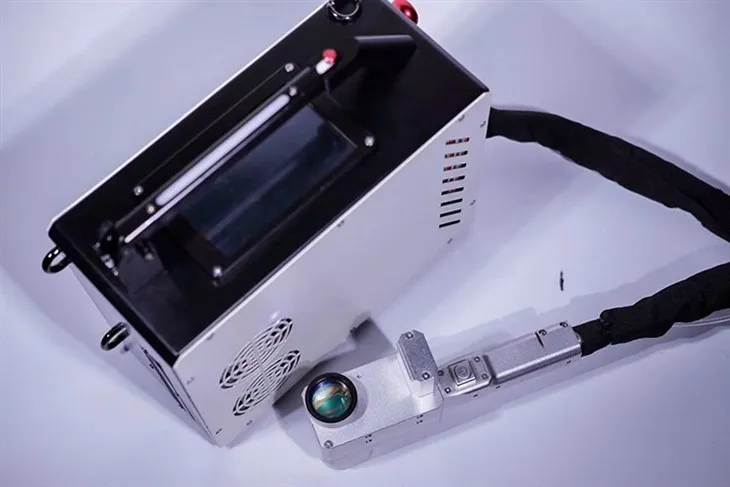 Introduction To The 100W Backpack Laser Cleaning Machine