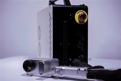 La némesis del óxido: máquina de limpieza láser portátil de 100 W